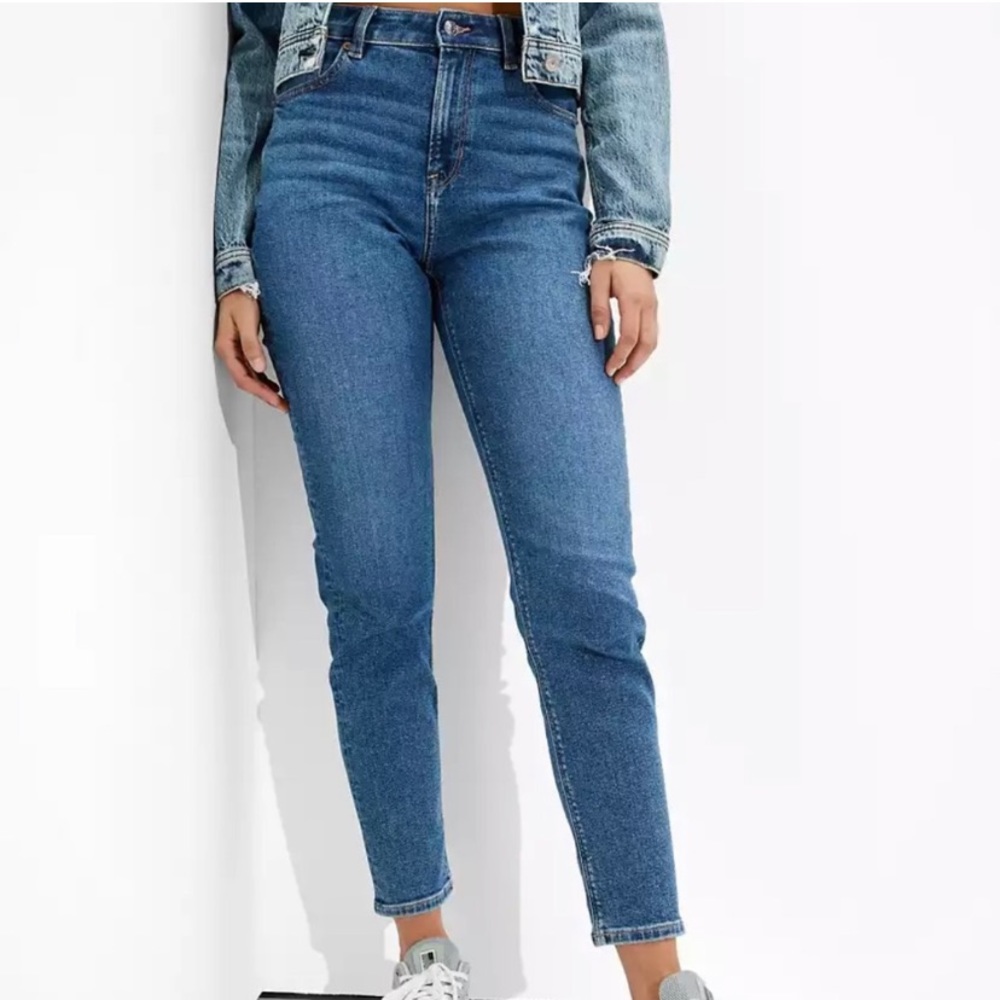 American Eagle Outfitters Mom Jean